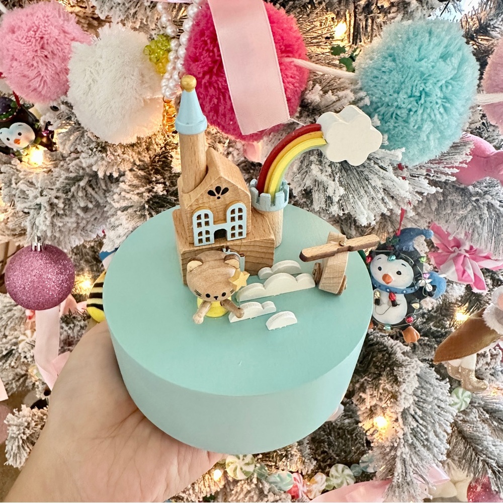 Aurora’s little collections Wooden Music Box Rainbow castle for Christmas - Picture 5 of 5